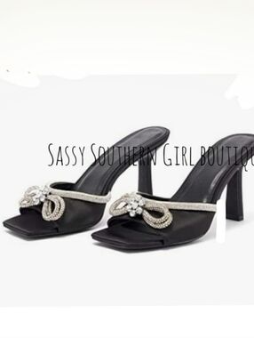 🆕⭐ Black rhinestone crystal heels